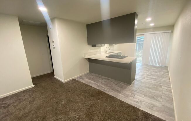 2 beds, 1 bath, $1,600, Unit Zuni #1