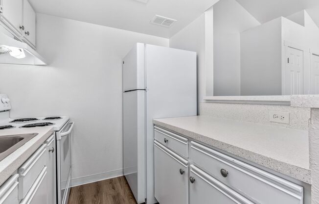 1 bed, 1 bath, 570 sqft, $1,425, Unit 1006-203