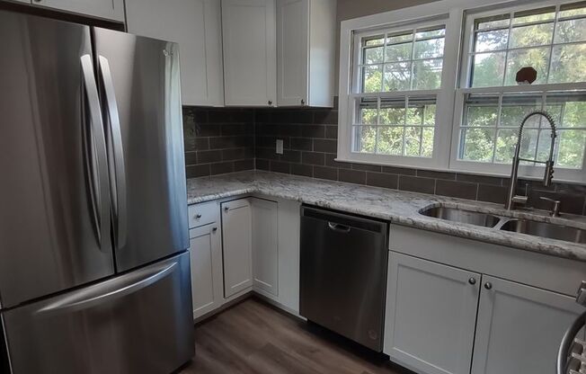 Newly Renovated Condo located in "Coventry Woods"!