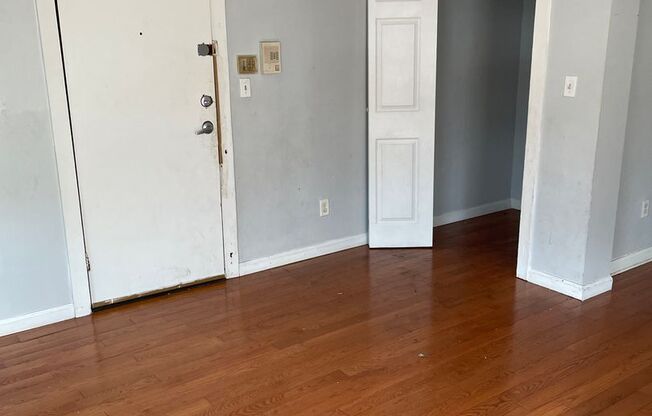 2 beds, 1 bath, $1,750, Unit Apt 1