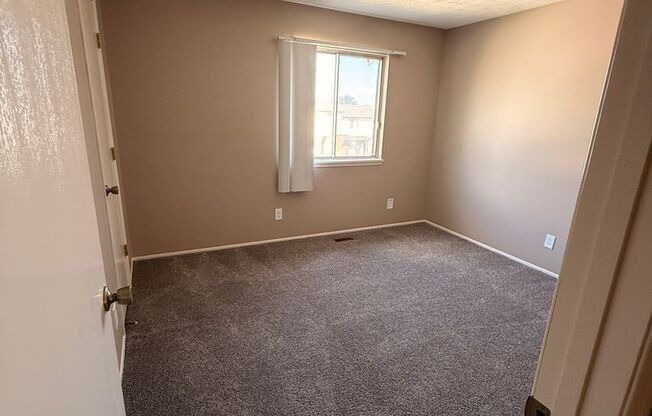 2 beds, 1 bath, 869 sqft, $1,139, Unit 12720S