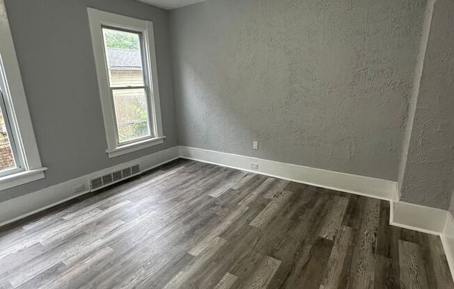 South Collinwood 7 Bed Single