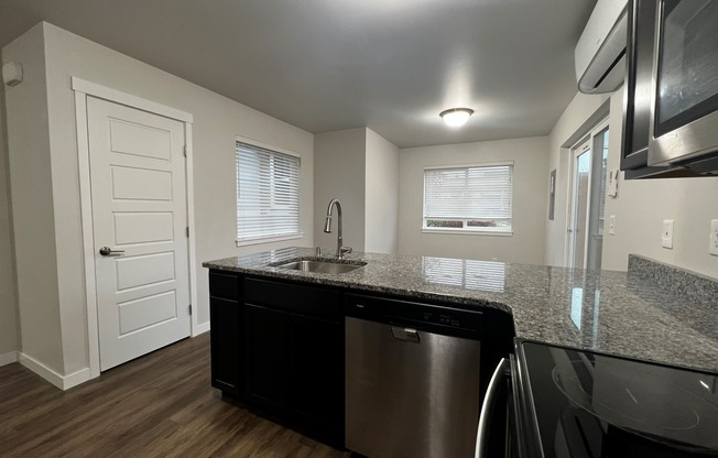 2425 Valencia Street