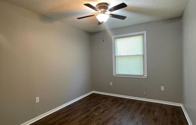 3 beds, 1 bath, $1,075