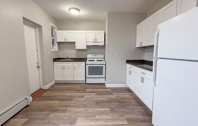 2 beds, 1 bath, 719 sqft, $1,480, Unit 6