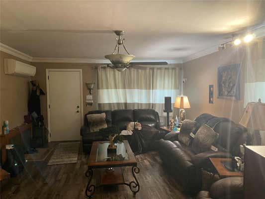 4 beds, 1 bath, 1,622 sqft, $3,500