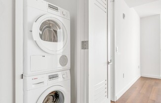 1 bed, 1 bath, $5,000, Unit 63J