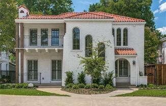 4225 UNIVERSITY BLVD