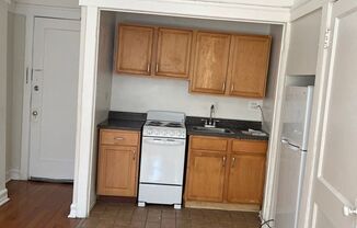 Studio, 1 bath, $1,050, Unit 222