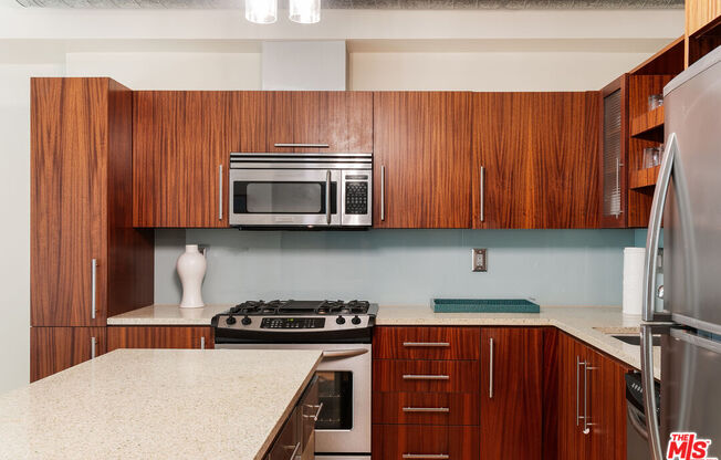 1 bed, 1 bath, 860 sqft, $3,200, Unit 407