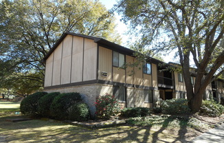 2 beds, 1 bath, 900 sqft, $700, Unit 54