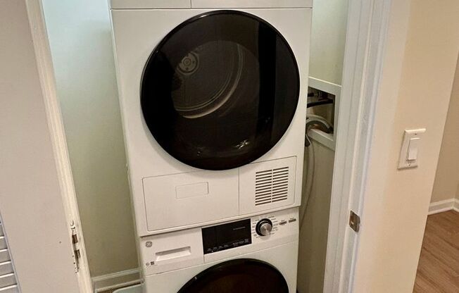 2 beds, 1 bath, 1,013 sqft, $1,499, Unit 411 Unit 201