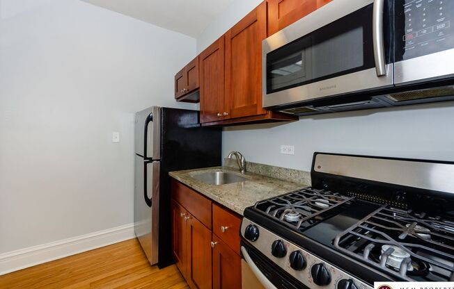 Studio, 1 bath, $1,050, Unit 1002 1/2-38