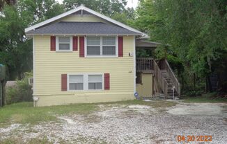 1/1 Duplex in the Stetson Park Neighborhood