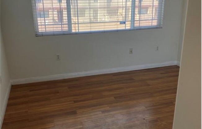 1425 W 224 ST