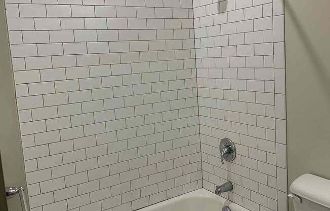 2 beds, 2 baths, 1,050 sqft, $2,055, Unit 3250-303
