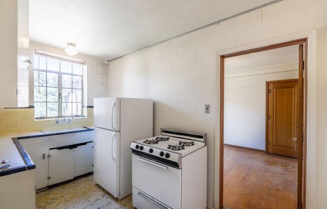1 bed, 1 bath, 950 sqft, $1,595, Unit 09