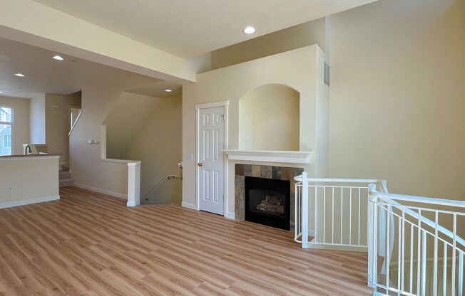 $300-off one month's rent! 2 Bed / 2.5 Bath Issaquah Highlands Townhouse $3,295/mo.