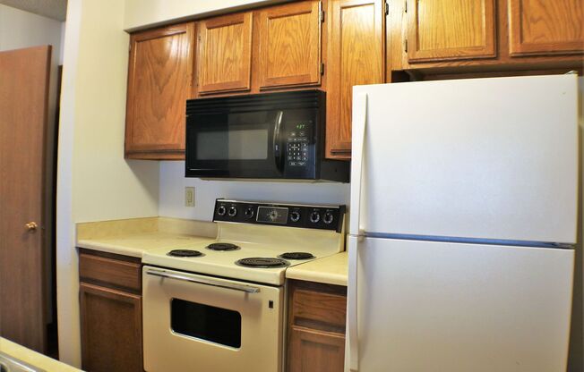 2 beds, 2 baths, 750 sqft, $1,195, Unit #04