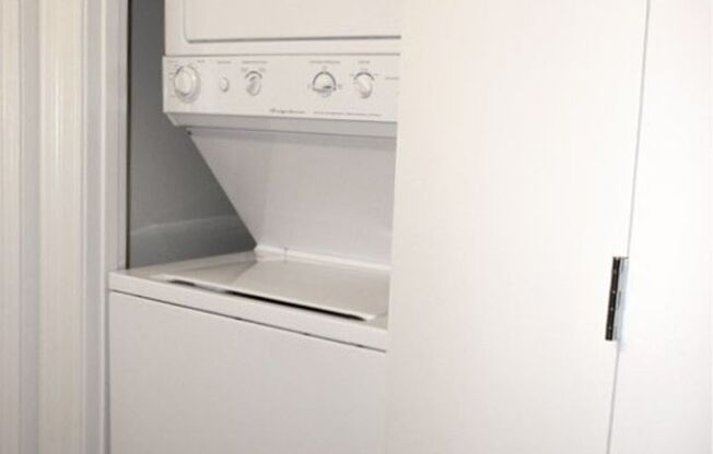 2 beds, 2 baths, 800 sqft, $3,495, Unit 101