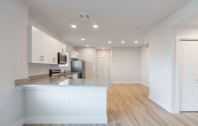 2 beds, 1 bath, 944 sqft, $1,449, Unit 333