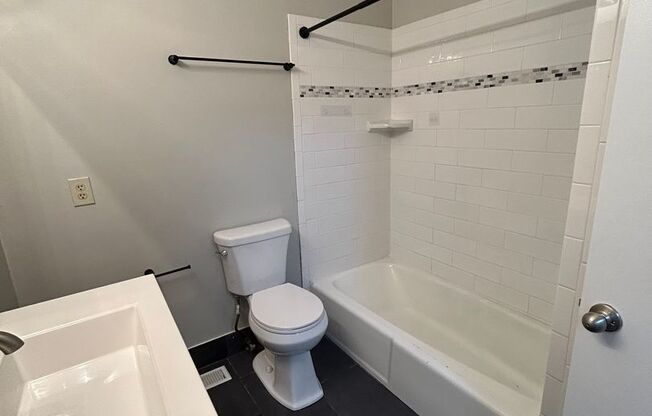 2 beds, 1.5 baths, 1,045 sqft, $1,200, Unit B4-01