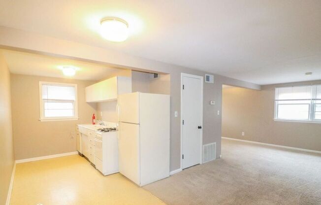2102 Sloan