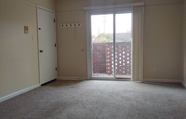 2 beds, 2 baths, $1,050, Unit UNIT A