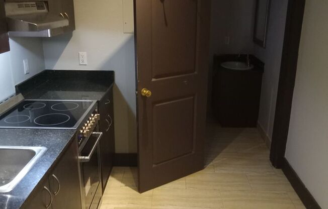901-Sunbrite Apartments