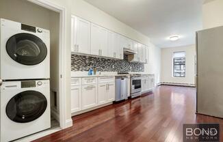 932 8 AVE