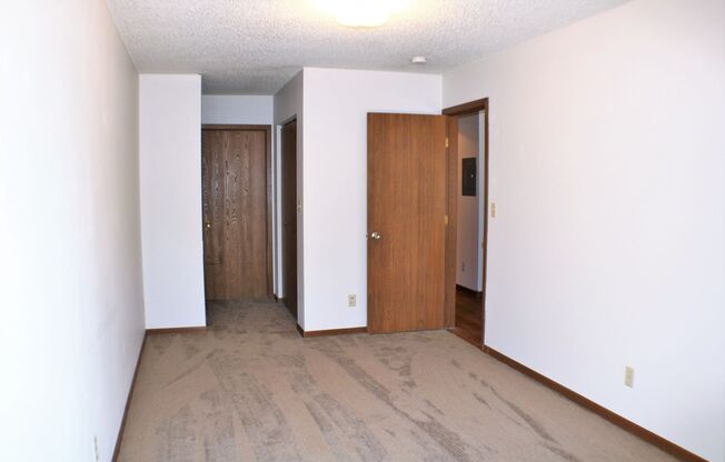 2 beds, 2 baths, 750 sqft, $1,195, Unit #04