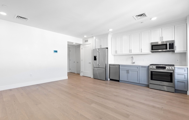 1 bed, 1 bath, 663 sqft, $2,650, Unit 301