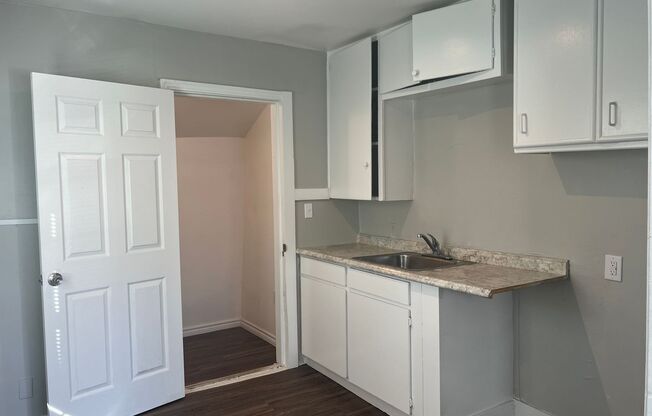 2 beds, 1 bath, $1,345