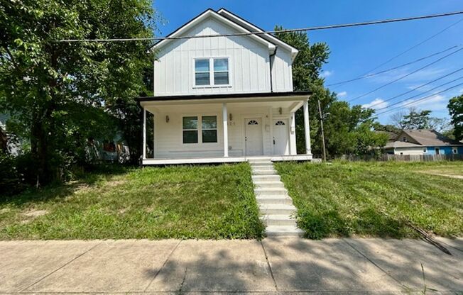 Charming 3-Bedroom 2 Bathroom Duplex in the Heart of Indianapolis