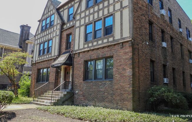 1 bed, 1 bath, 560 sqft, $920, Unit 55-17