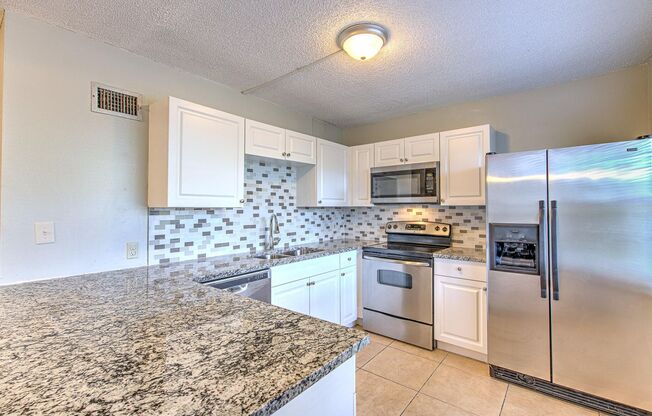 Very nice large 5 bedroom/3 bathroom home in booming Ybor city area
