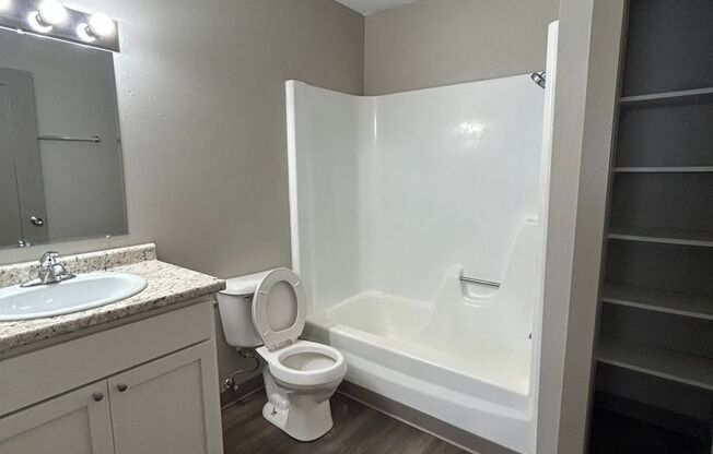 1 bed, 1 bath, 680 sqft, $750, Unit 112