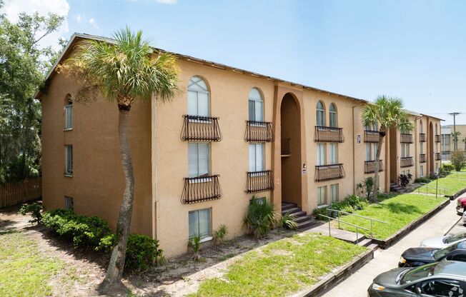 2 beds, 2 baths, 960 sqft, $1,350, Unit N6913C (2X2)