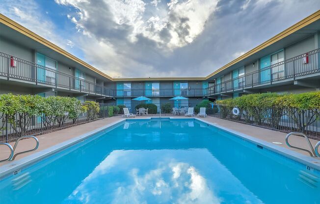 Studio, 1 bath, 420 sqft, $799, Unit 4