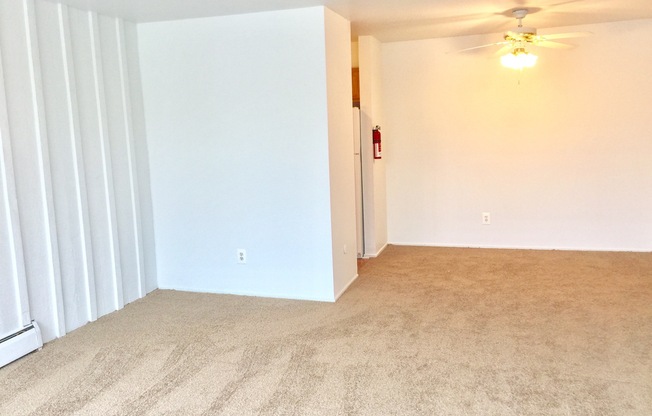 2 beds, 1 bath, 950 sqft, $1,295, Unit #24