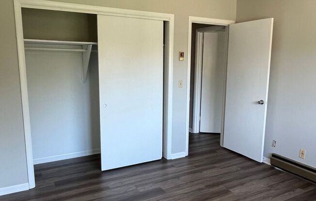 2 beds, 1 bath, 850 sqft, $1,100, Unit Apartment 1