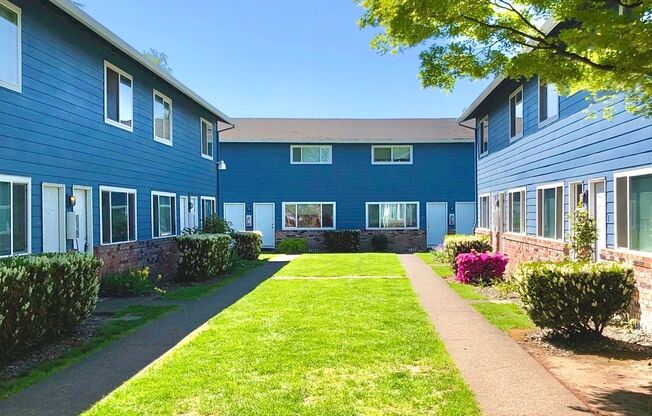 Spacious 2 Bedroom, 1.5 Bath, Townhome Style in Fairview!