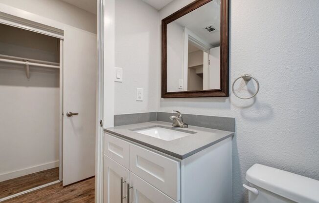 1 bed, 1 bath, 575 sqft, $979, Unit 203