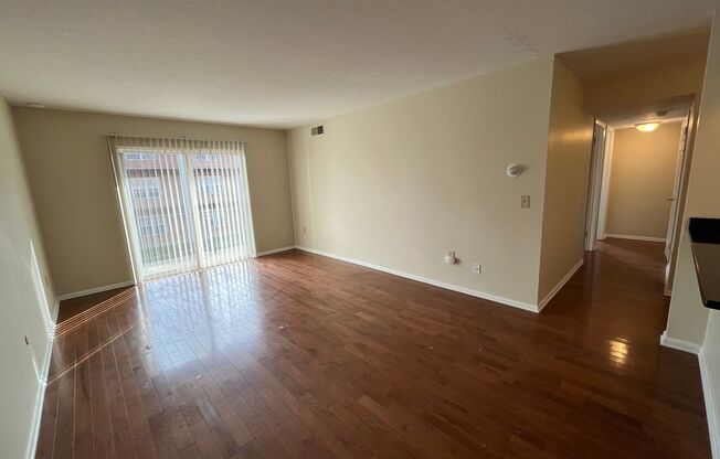 2 beds, 1 bath, 850 sqft, $950, Unit 1543-B1