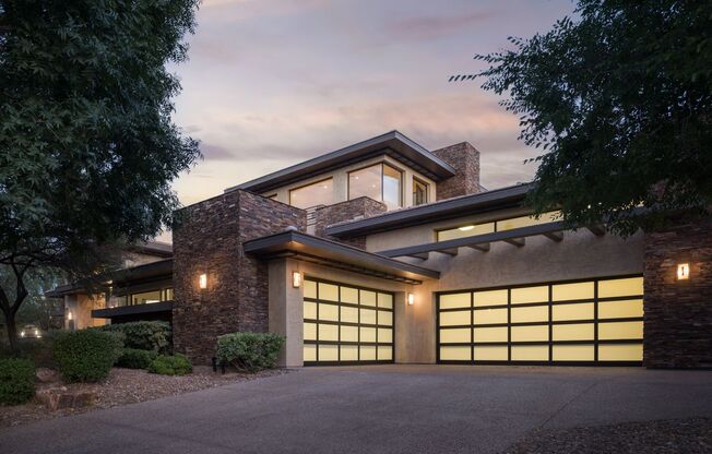 LUXURY LIVING IN THE RIDGES