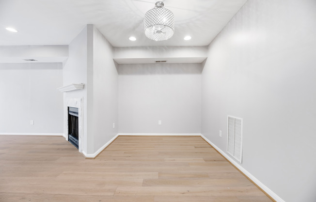 3471 SMT CT NE