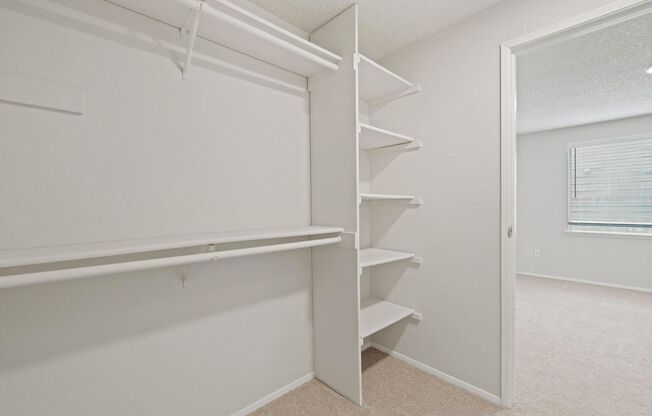 2 beds, 1 bath, 800 sqft, $1,795, Unit F-16