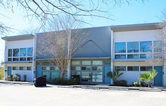 CONTEMPORARY URBAN CONDO NEAR DOWNTOWN