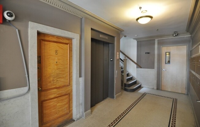 Studio, 1 bath, 328 sqft, $2,150, Unit 11