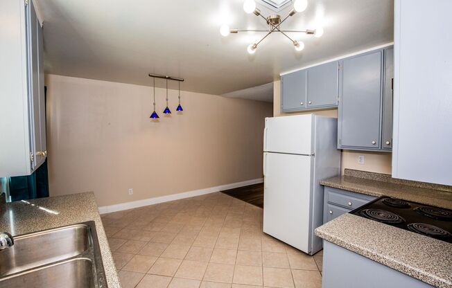 2 beds, 1.5 baths, $1,650